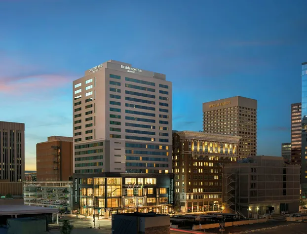Courtyard Phoenix Downtown hotel detail image 1