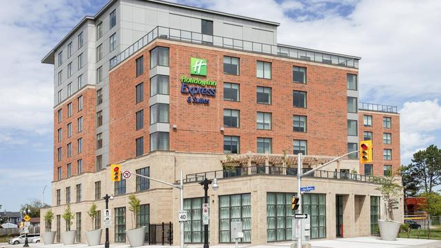 Holiday Inn Express & Suites Downtown Ottawa East, an IHG Hotel hotel detail image 2