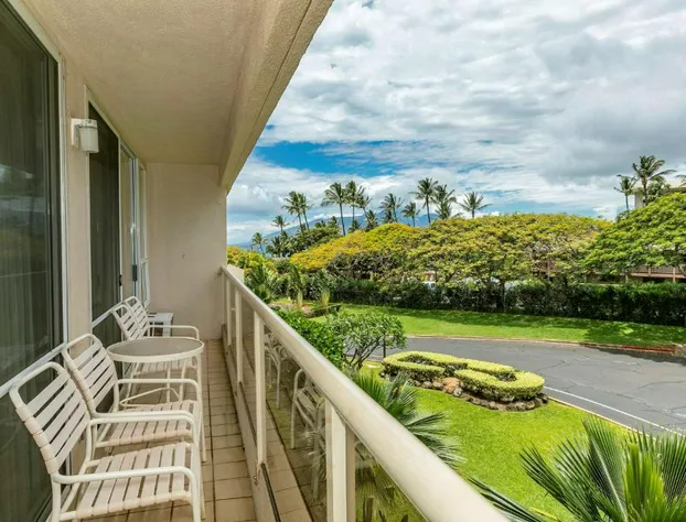 Aston at the Maui Banyan hotel detail image 3