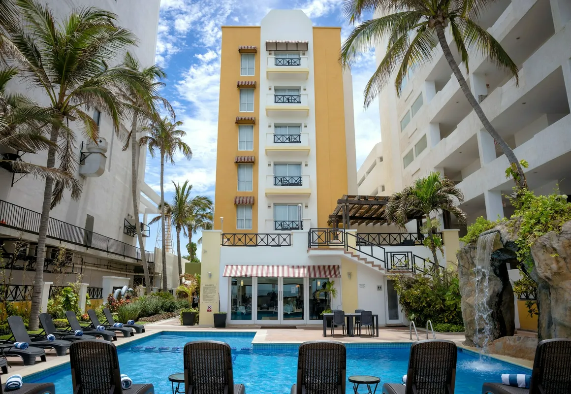 Best Western Hotel Posada Freeman Zona Dorada hotel hero