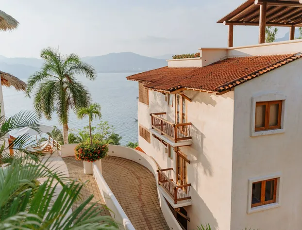 Pacífica Grand Zihuatanejo hotel detail image 4