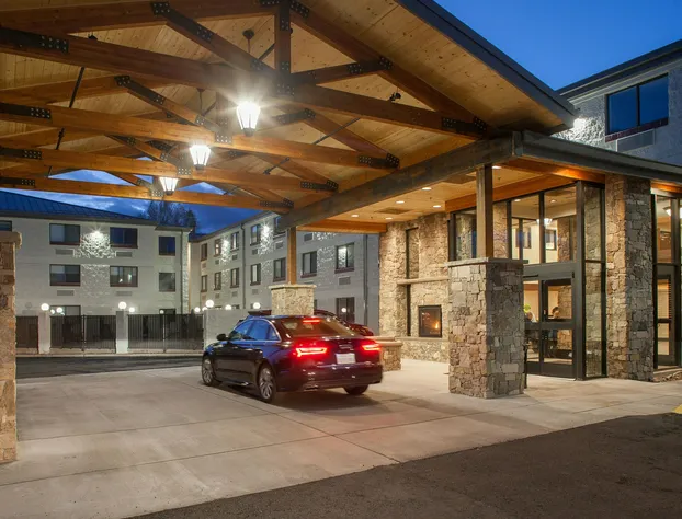 Red Feather Lodge hotel detail image 4