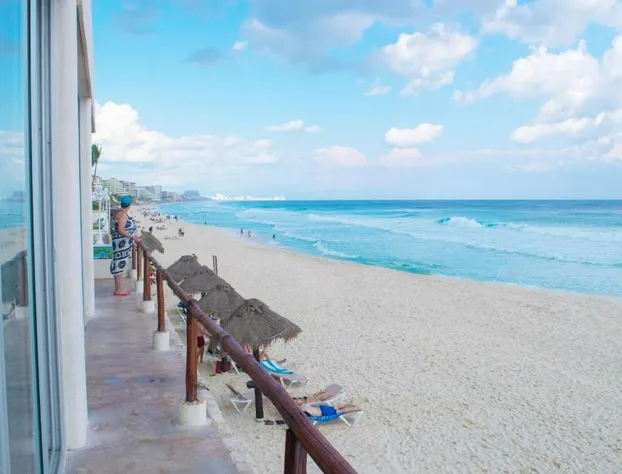 Bsea Cancun Plaza Hotel hotel detail image 4