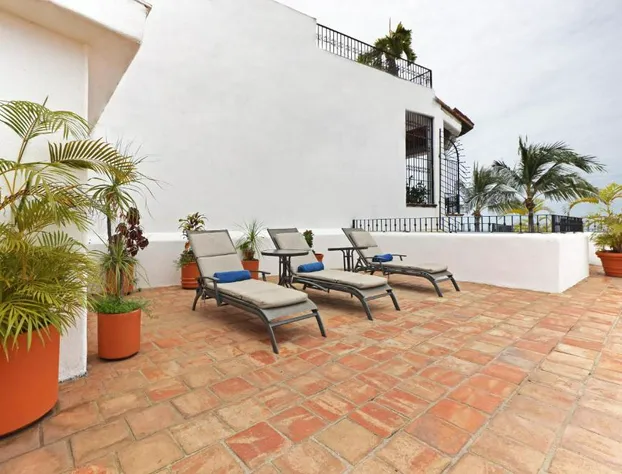 Emperador Vallarta Beachfront Hotel and Suites hotel detail image 4