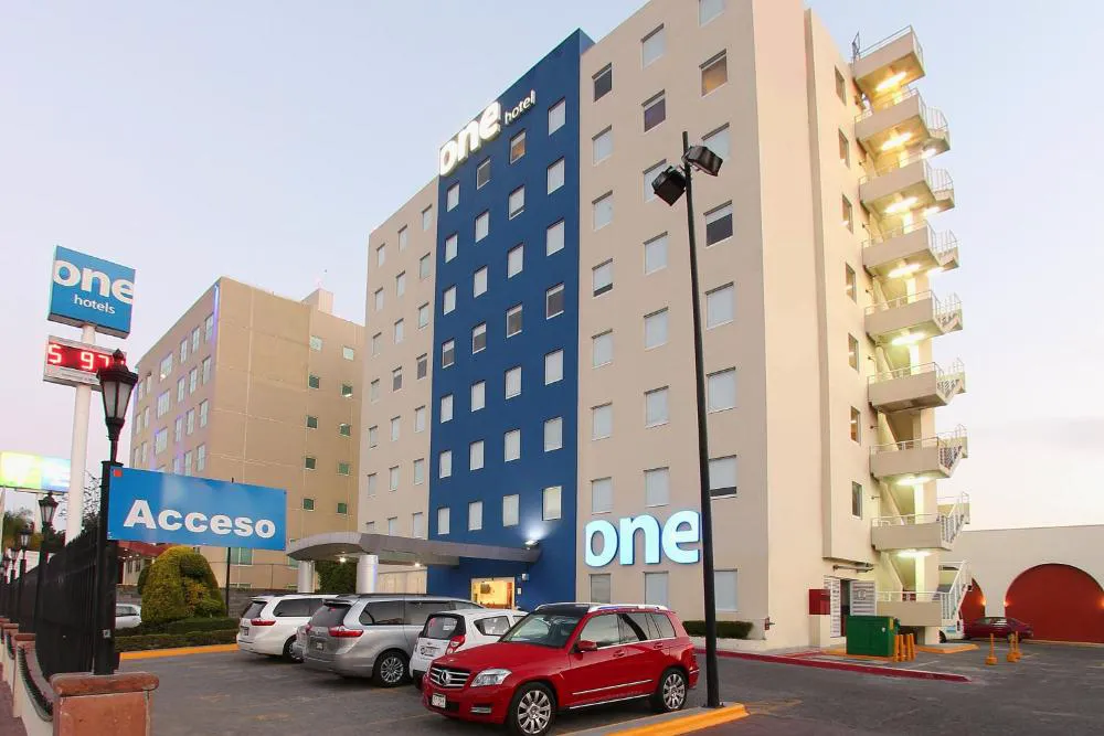 One Querétaro Plaza Galerías hotel hero