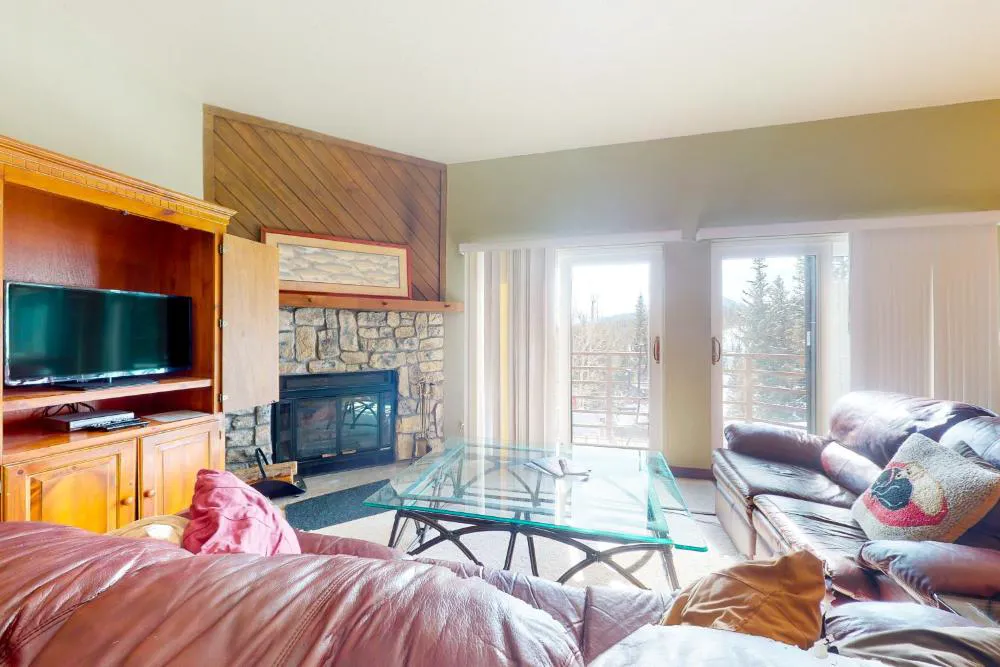 Buffalo Ridge hotel hero