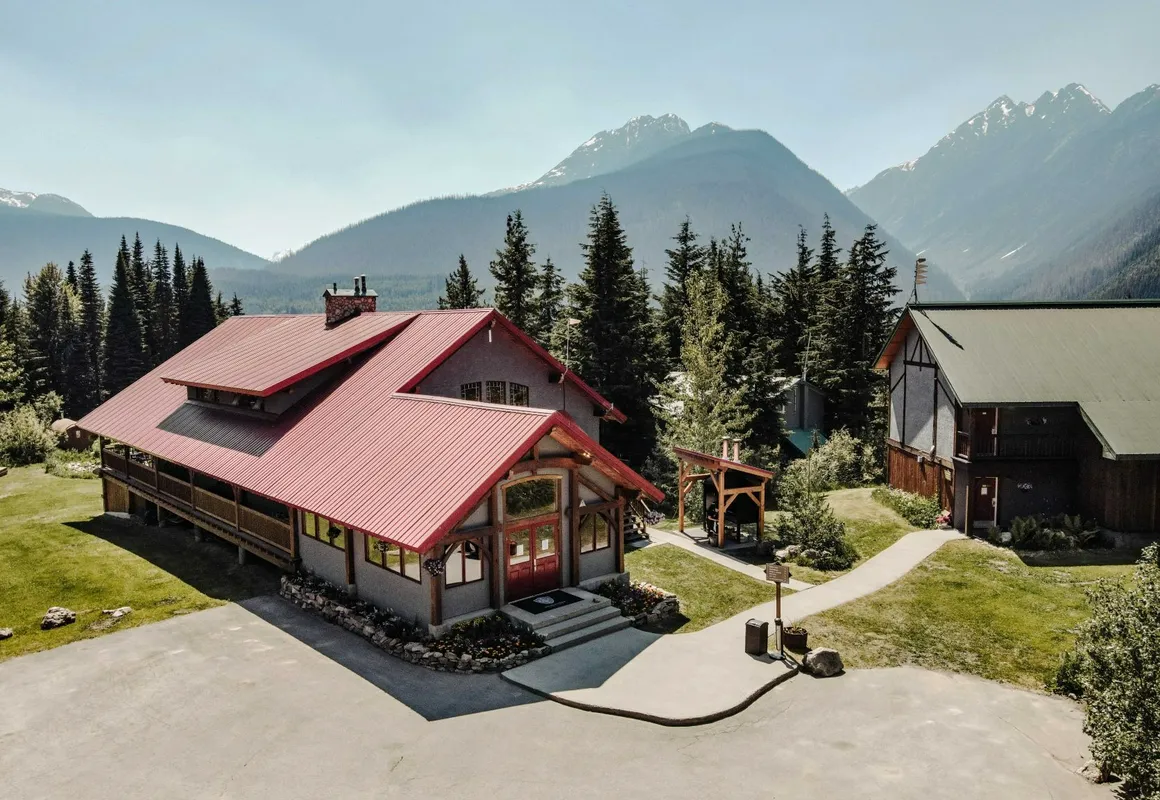 Heather Mountain Lodge hotel hero