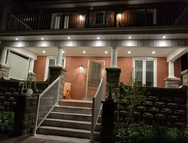 Ambassador's Inn Next Door hotel detail image 4