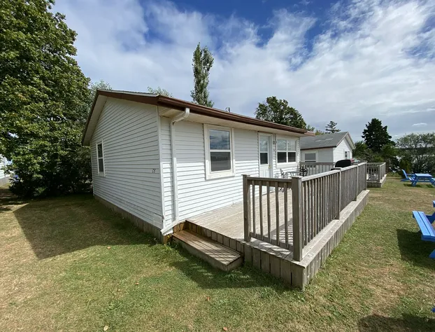 Pines Motel hotel detail image 3