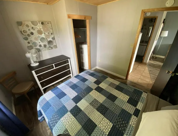 Pines Motel hotel detail image 3