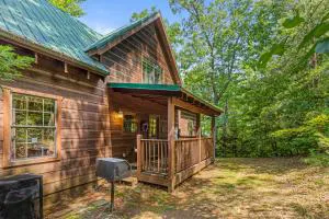 Sunset Lodge 3 Bedrooms Hot Tub Fireplace hotel detail image 2