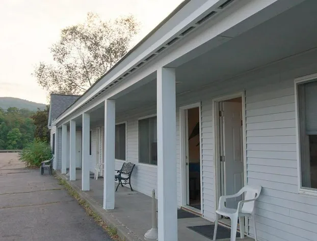 Bingham Motor Inn hotel detail image 1