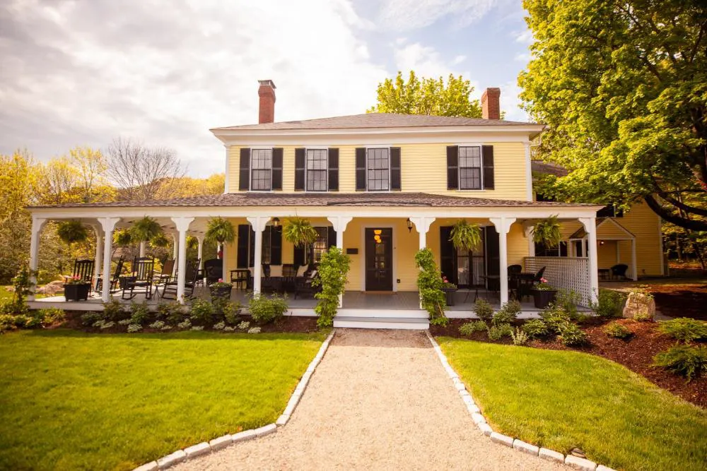 Yellow House Inn hotel hero