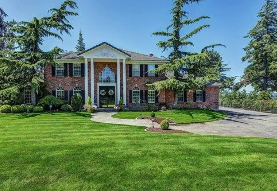 Sea Mist Waterfront Inn hotel hero