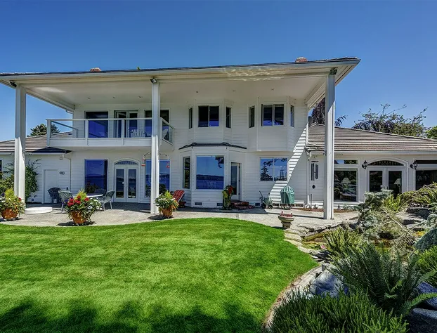 Sea Mist Waterfront Inn hotel detail image 2