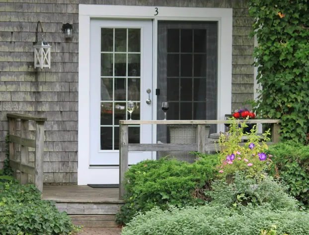 Allen Harbor Breeze Inn & Gardens hotel detail image 1