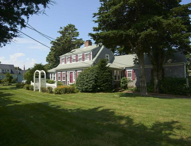 Allen Harbor Breeze Inn & Gardens hotel detail image 2