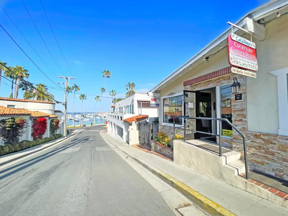 Catalina Courtyard Suites hotel hero