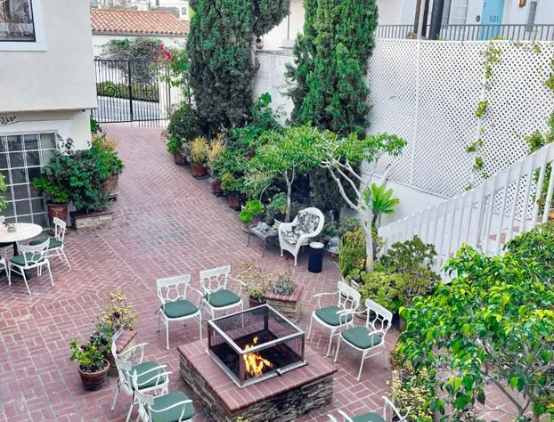 Catalina Courtyard Suites hotel detail image 3