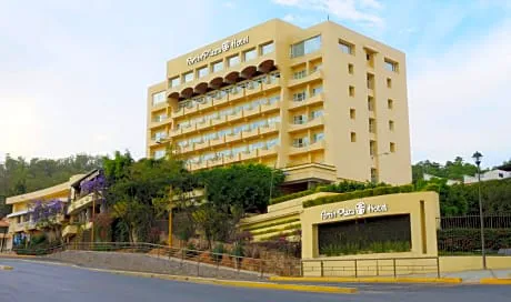 Hotel Fortin Plaza hotel hero