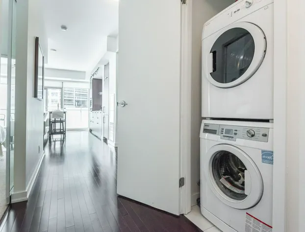 Noel Suites - York and Bremner hotel detail image 3