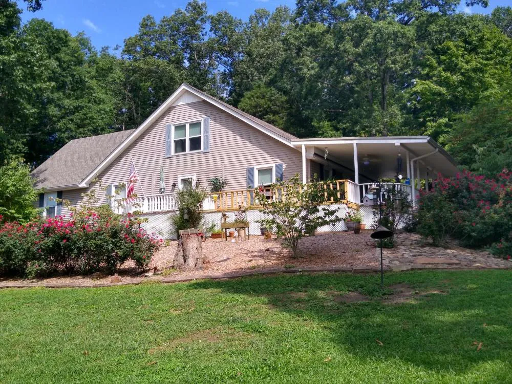 Serenity Hill Bed and Breakfast hotel hero