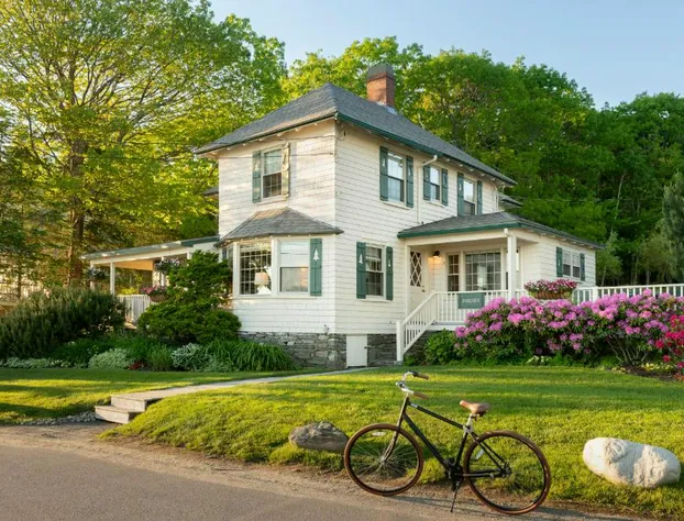 Spruce Point Inn hotel detail image 2