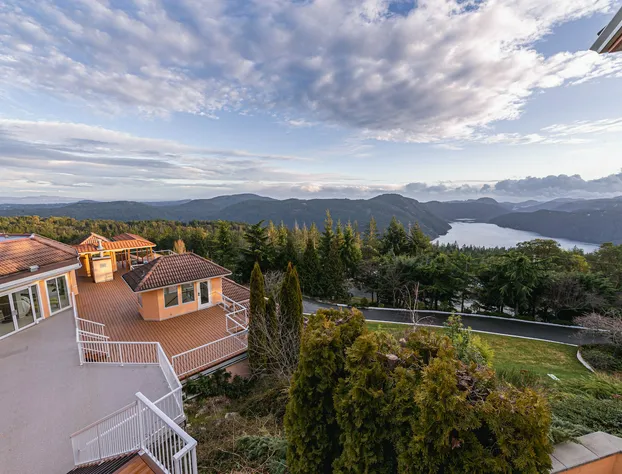 Villa Eyrie Resort hotel detail image 4