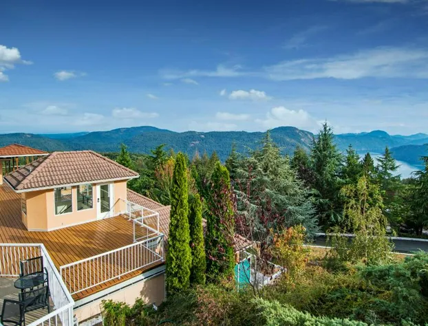 Villa Eyrie Resort hotel detail image 2