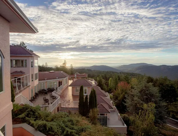 Villa Eyrie Resort hotel detail image 3