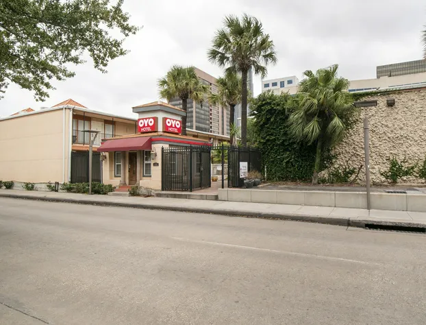 OYO Hotel & Apartments Houston Galleria hotel detail image 1