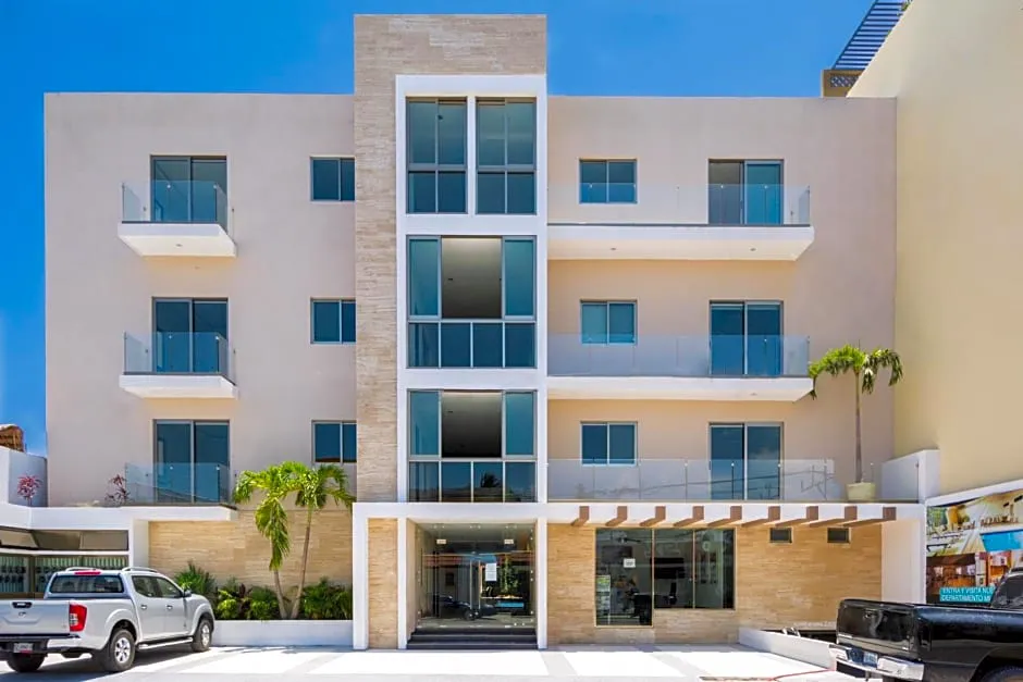 Palmarena Rooms & Residences - Long Stay Comfort with Parking, Sauna, Gym & Pool - Steps from 5th Av hotel hero