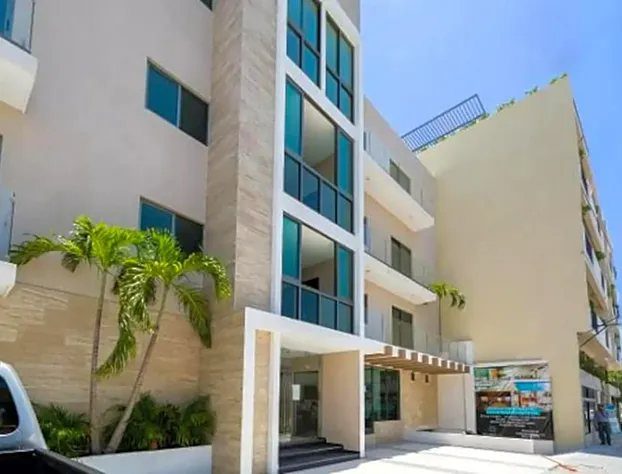 Palmarena Rooms & Residences - Long Stay Comfort with Parking, Sauna, Gym & Pool - Steps from 5th Av hotel detail image 1