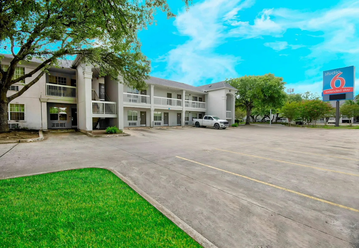 Studio 6 San Antonio, TX - Medical Center hotel hero
