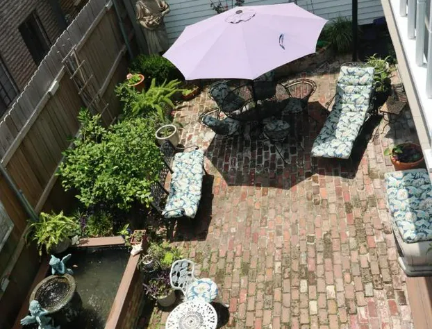 R&B Bed and Breakfast hotel detail image 2