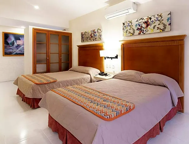 Hotel & Suites Nader hotel detail image 2