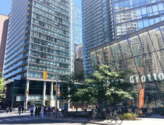 Altitude Suites Bay Street by Teristo Group hotel detail image 3