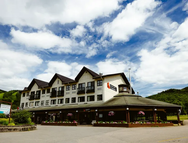 Condos & Hôtel Stoneham hotel detail image 1