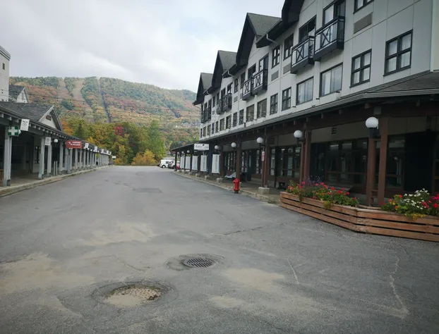 Condos & Hôtel Stoneham hotel detail image 4