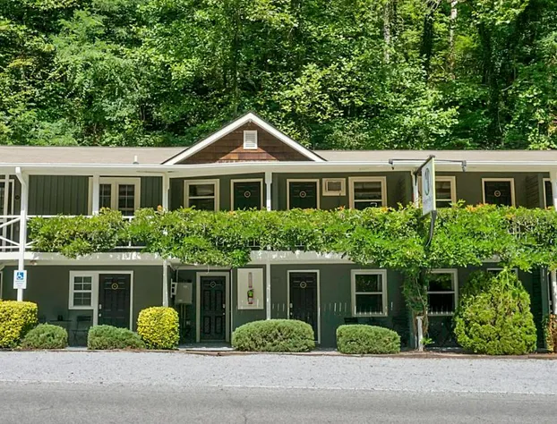 Hickory Falls Inn hotel detail image 4