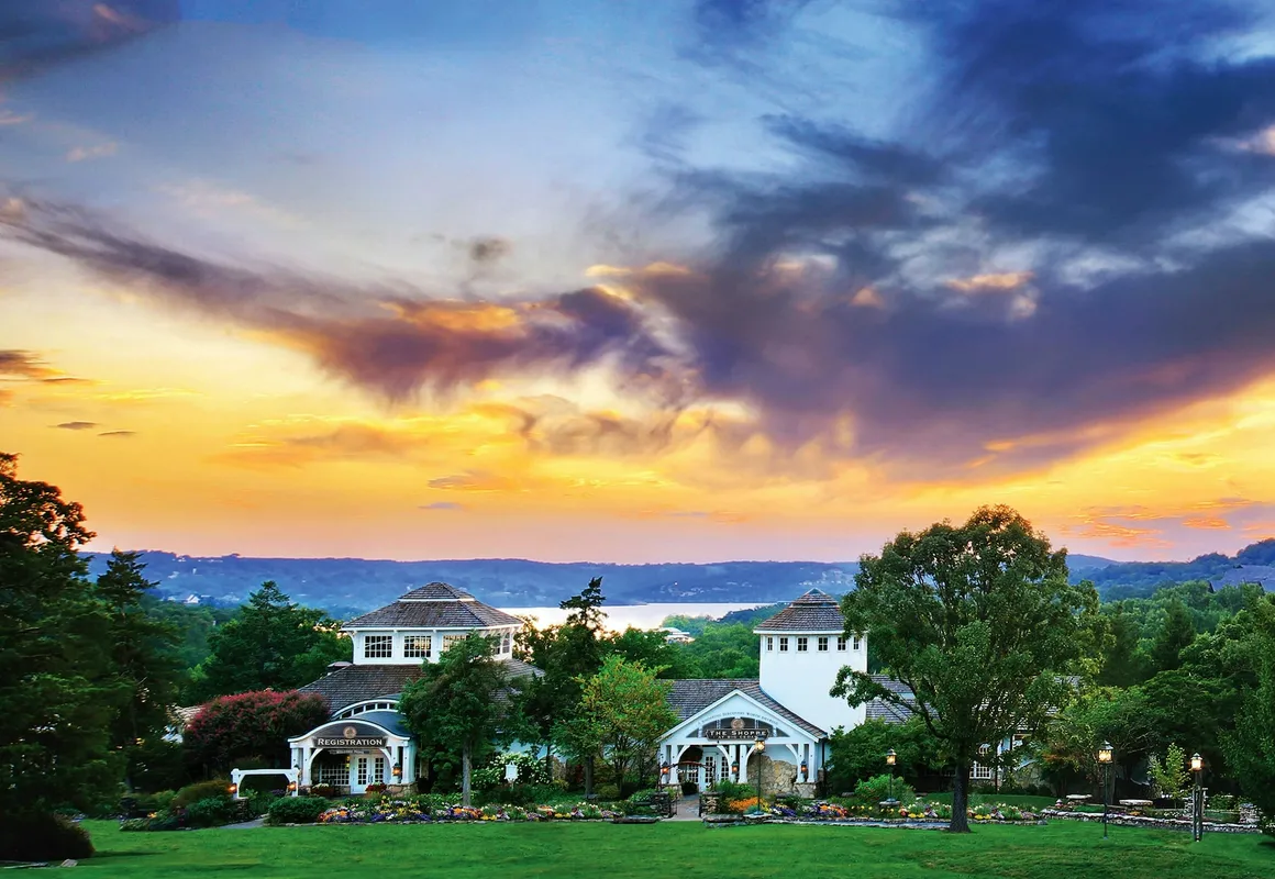 Big Cedar Lodge hotel hero