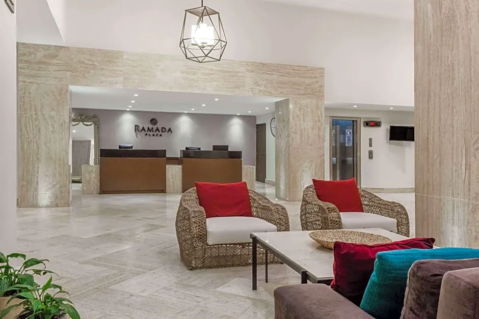 Ramada Plaza Leon hotel hero