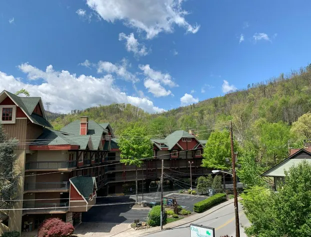 Oak Square Rentals hotel detail image 1