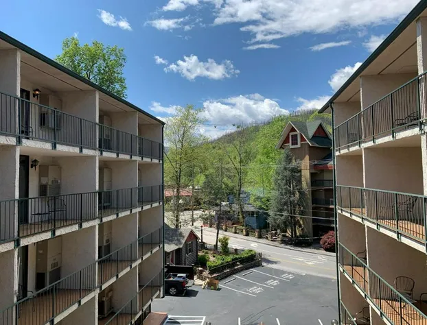 Oak Square Rentals hotel detail image 4