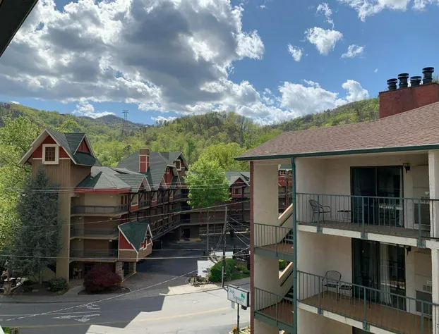 Oak Square Rentals hotel detail image 1