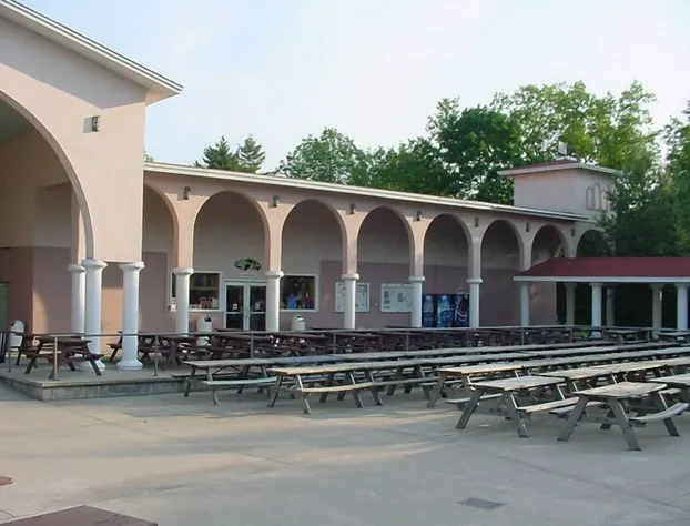 Brennan Beach RV Resort - Caravan Park hotel detail image 3