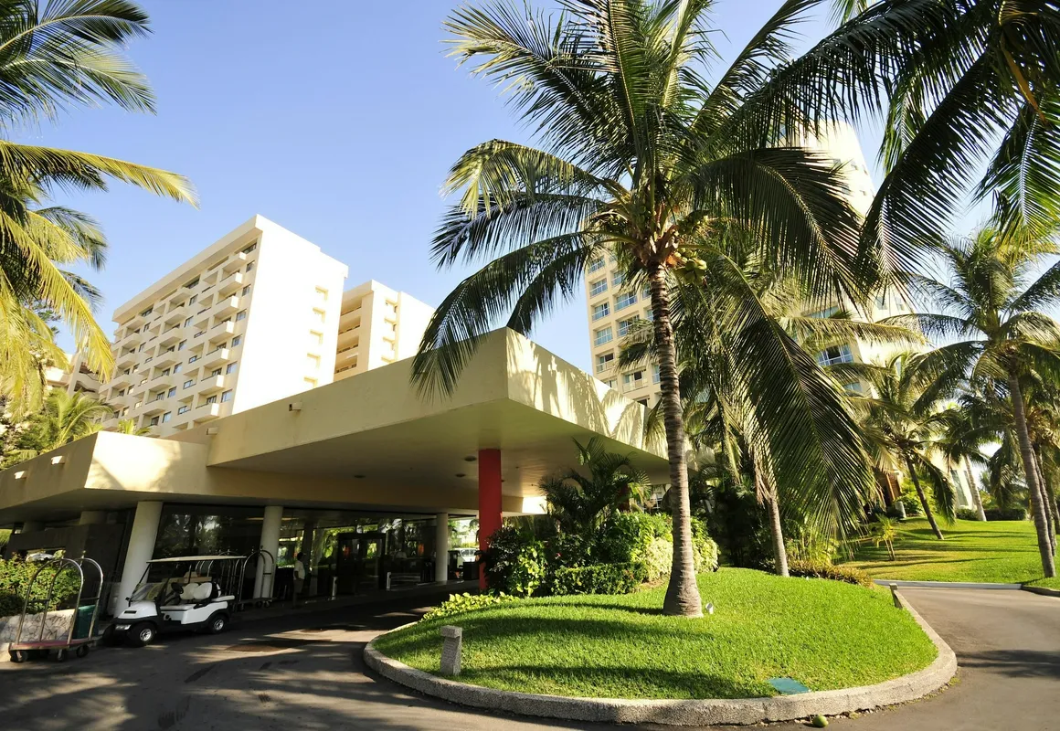 Ocean Breeze Mazatlan hotel hero