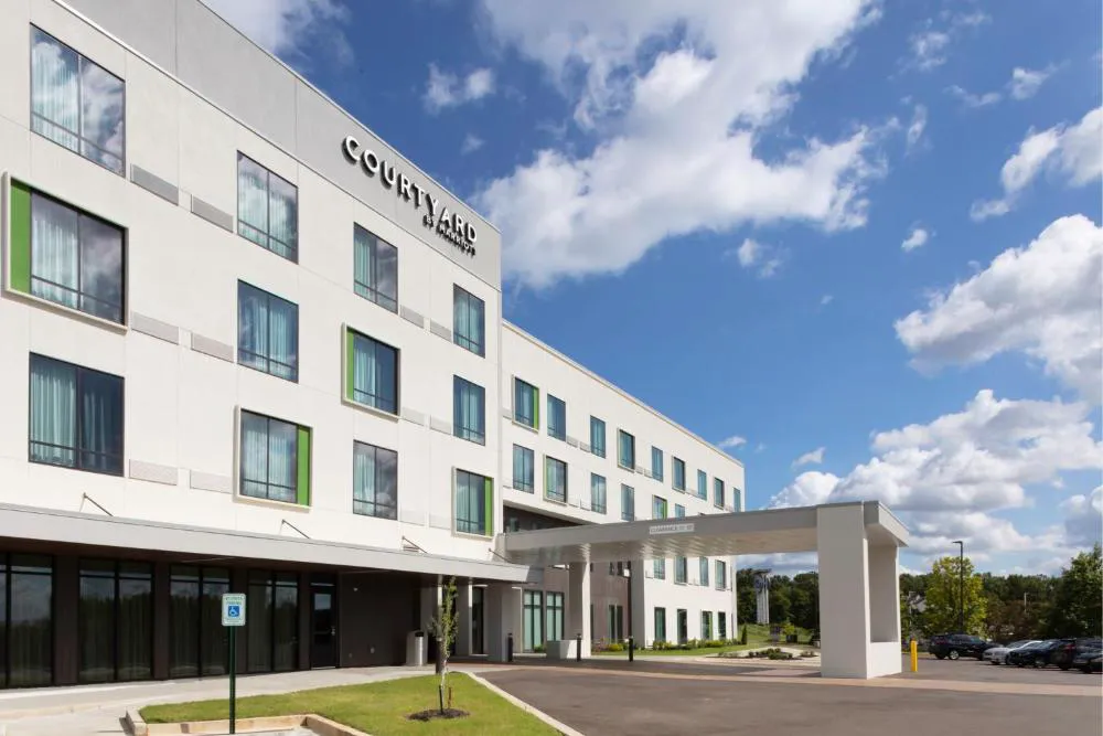 Courtyard by Marriott Memphis East/Galleria hotel hero