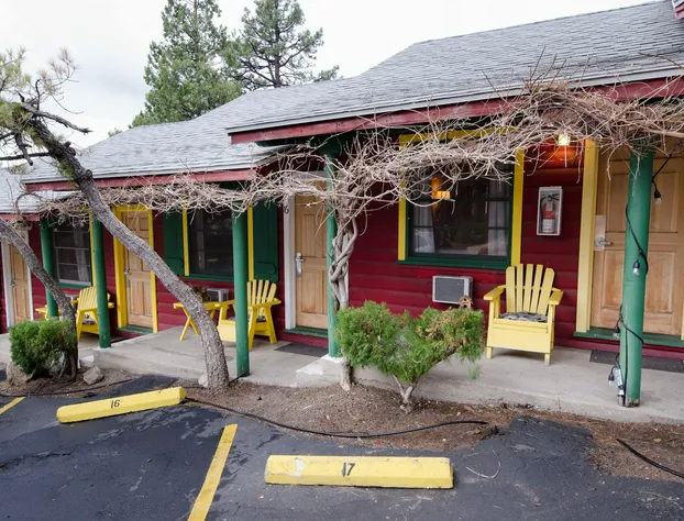 Idyllwild Bunkhouse hotel detail image 1