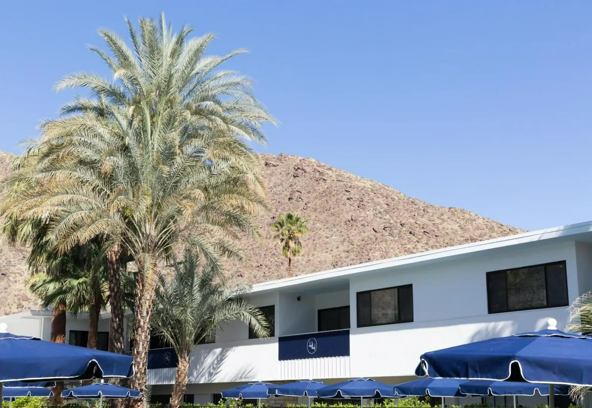 Holiday House Palm Springs hotel hero